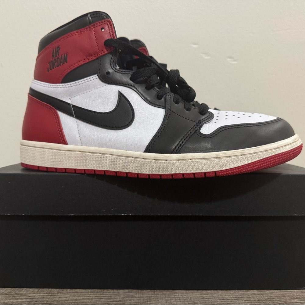 Air Jordan 1 Retro High OG Men’s Size 10.5 (Box No Lid)